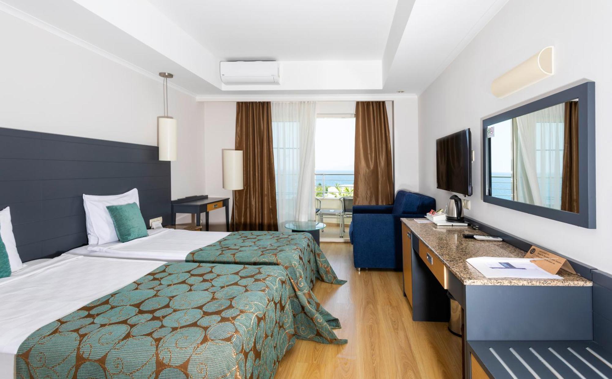 Double or Twin Room Side Sea View